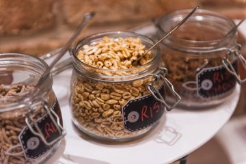 Ricca colazione a buffet a pochi passi dal residence - 24