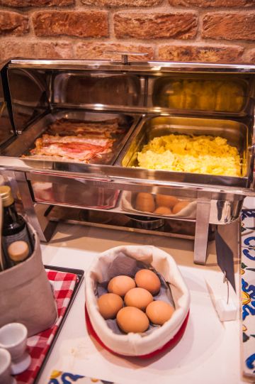 Ricca colazione a buffet a pochi passi dal residence - 43