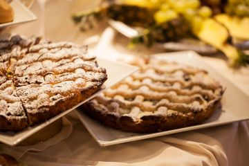 Ricca colazione a buffet a pochi passi dal residence - 20