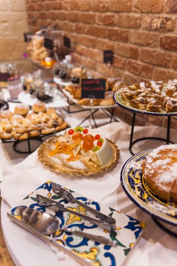 Ricca colazione a buffet a pochi passi dal residence - 9