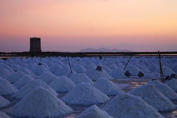 Come raggiungere e cosa sapere sulle Saline di Trapani e Marsala - 1